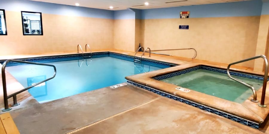 Rec Center Indoor Pool & Jacuzzi