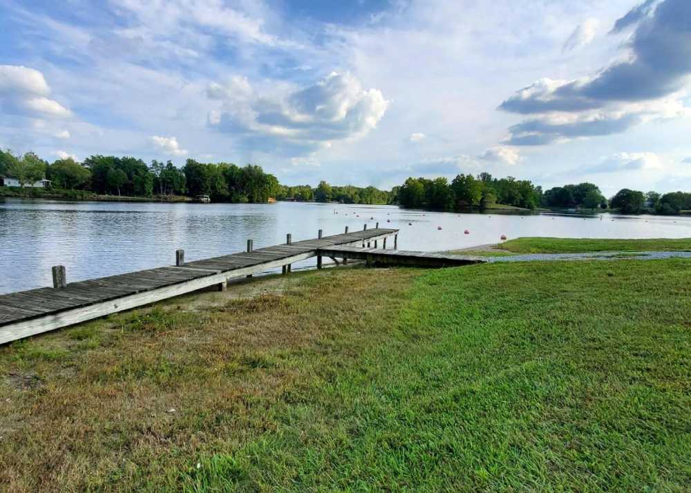 Relaxing view of the lake